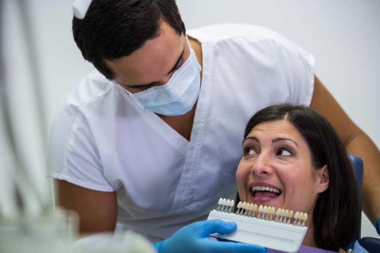 Composite Veneers vs Porcelain